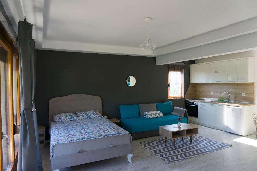 Apartments Ena Требине Екстериор снимка