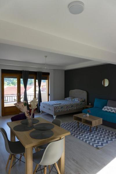 Apartments Ena Требине Екстериор снимка
