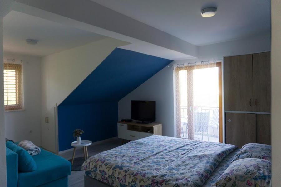 Apartments Ena Требине Екстериор снимка