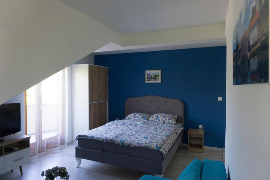 Apartments Ena Требине Екстериор снимка