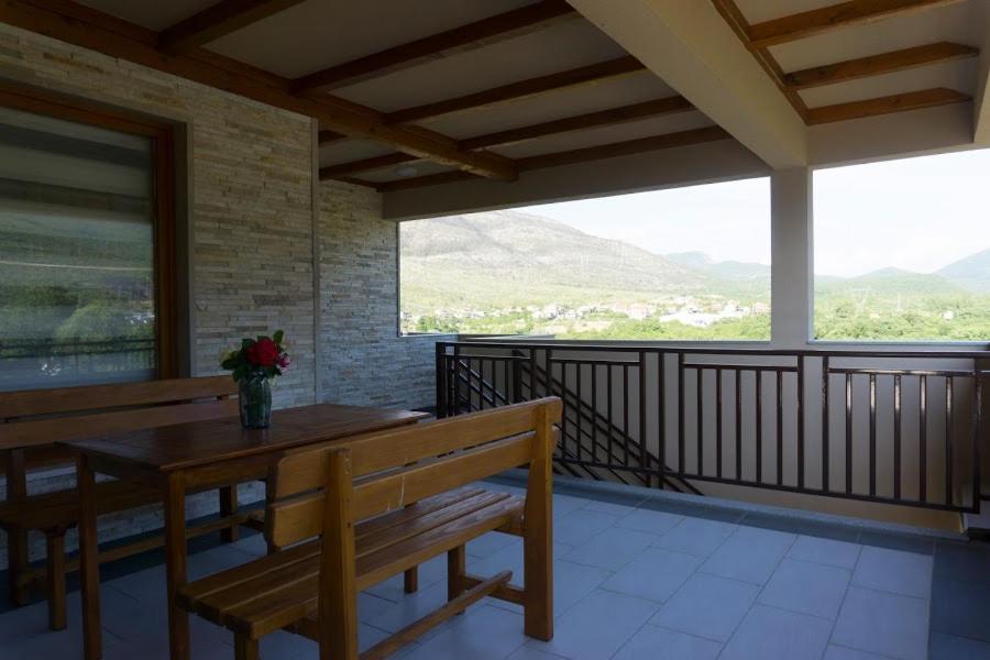 Apartments Ena Требине Екстериор снимка