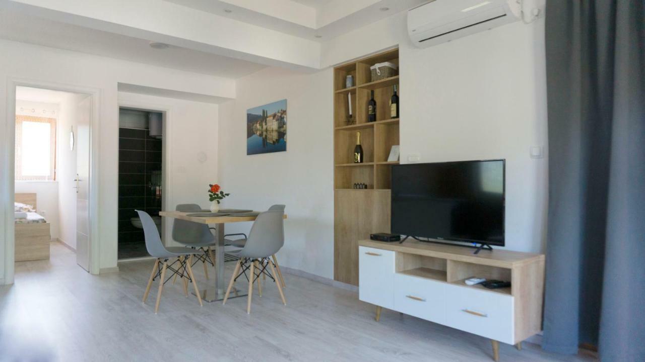 Apartments Ena Требине Екстериор снимка