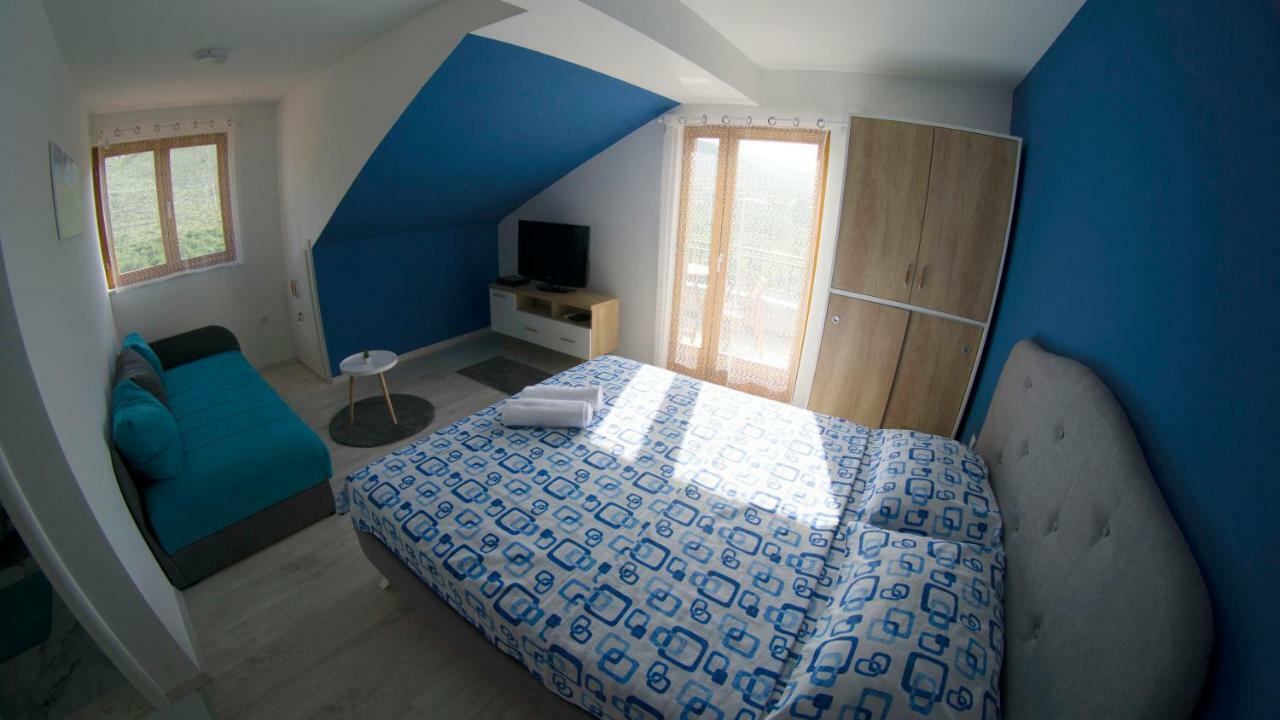 Apartments Ena Требине Екстериор снимка